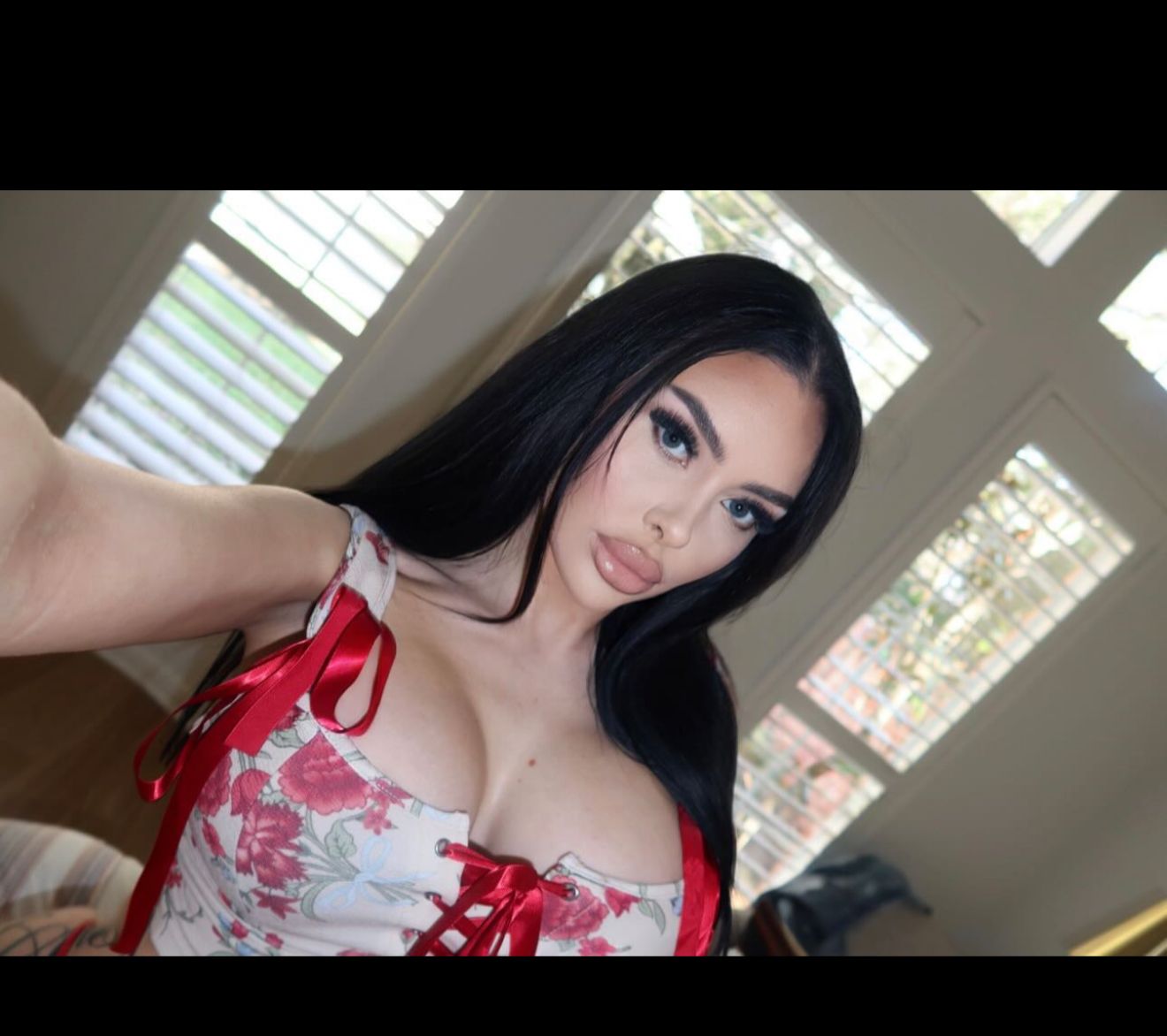 JOVENCITA SEXY FIESTERA EN IBIZA 24H