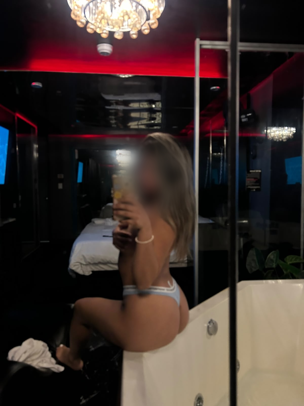 NATALY TRAVIESA Y JUGUETONA NUEVA EN SITGES