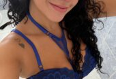 SCARLETT TRAVIESA Y JUGUETONA