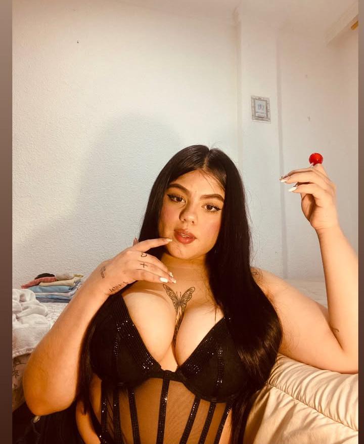 JOVENCITA CACHONDA NUEVA EN ELDA
