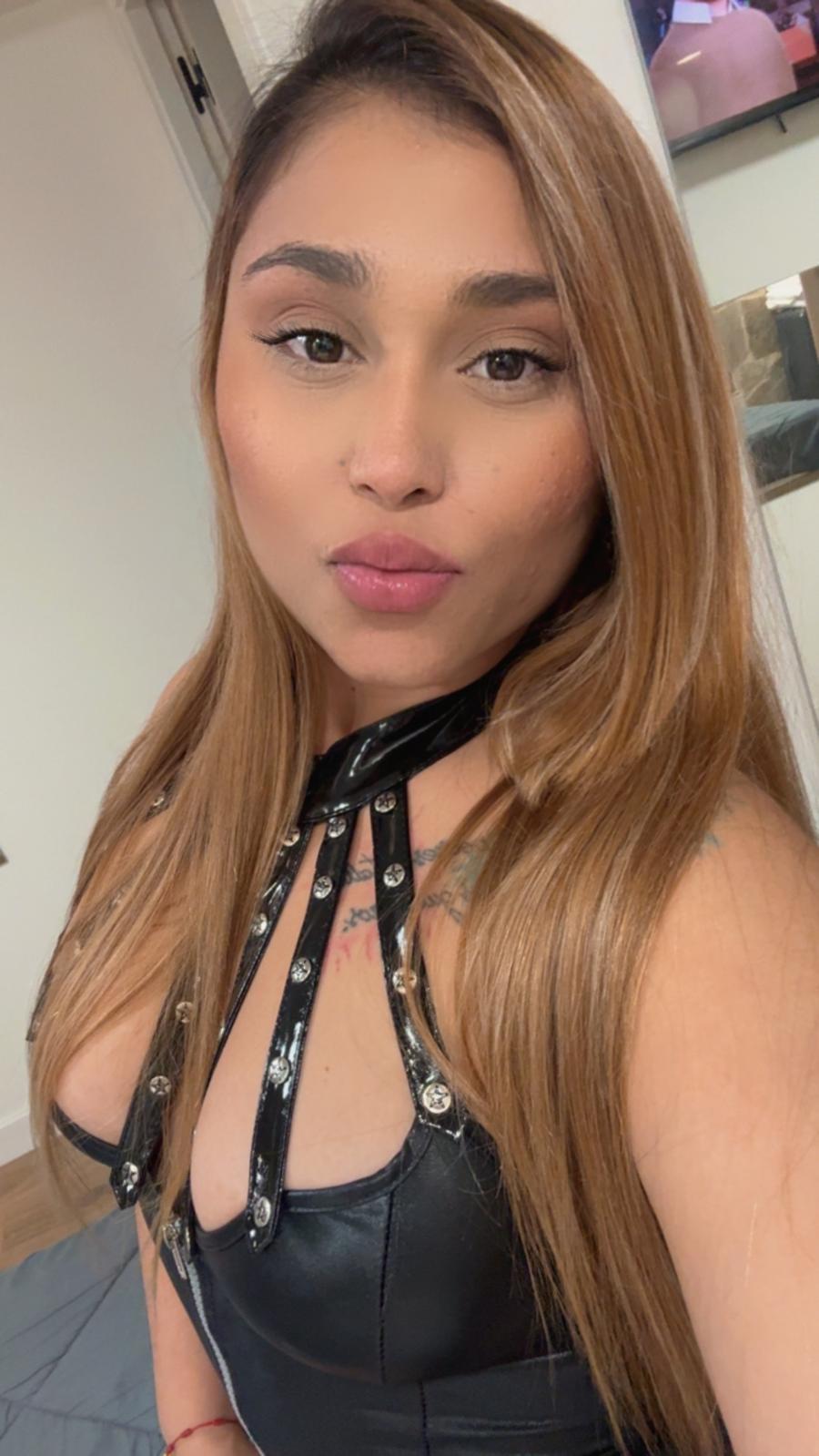 Valeria, latina caliente y juguetona en PAMPLONA