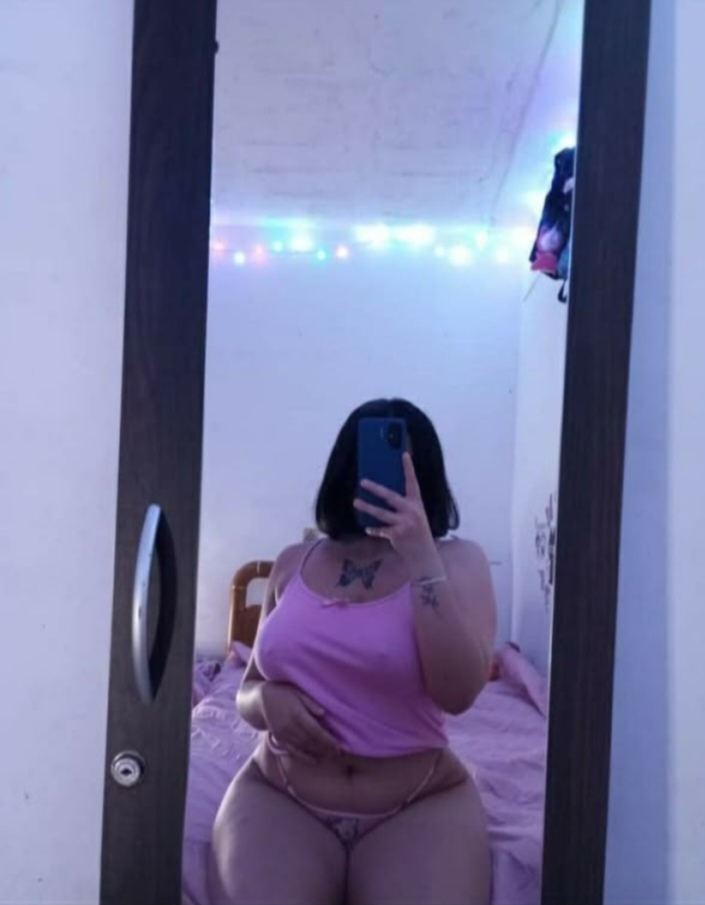 VENEZOLANA JOVEN, GUAPA E IMPLICADA