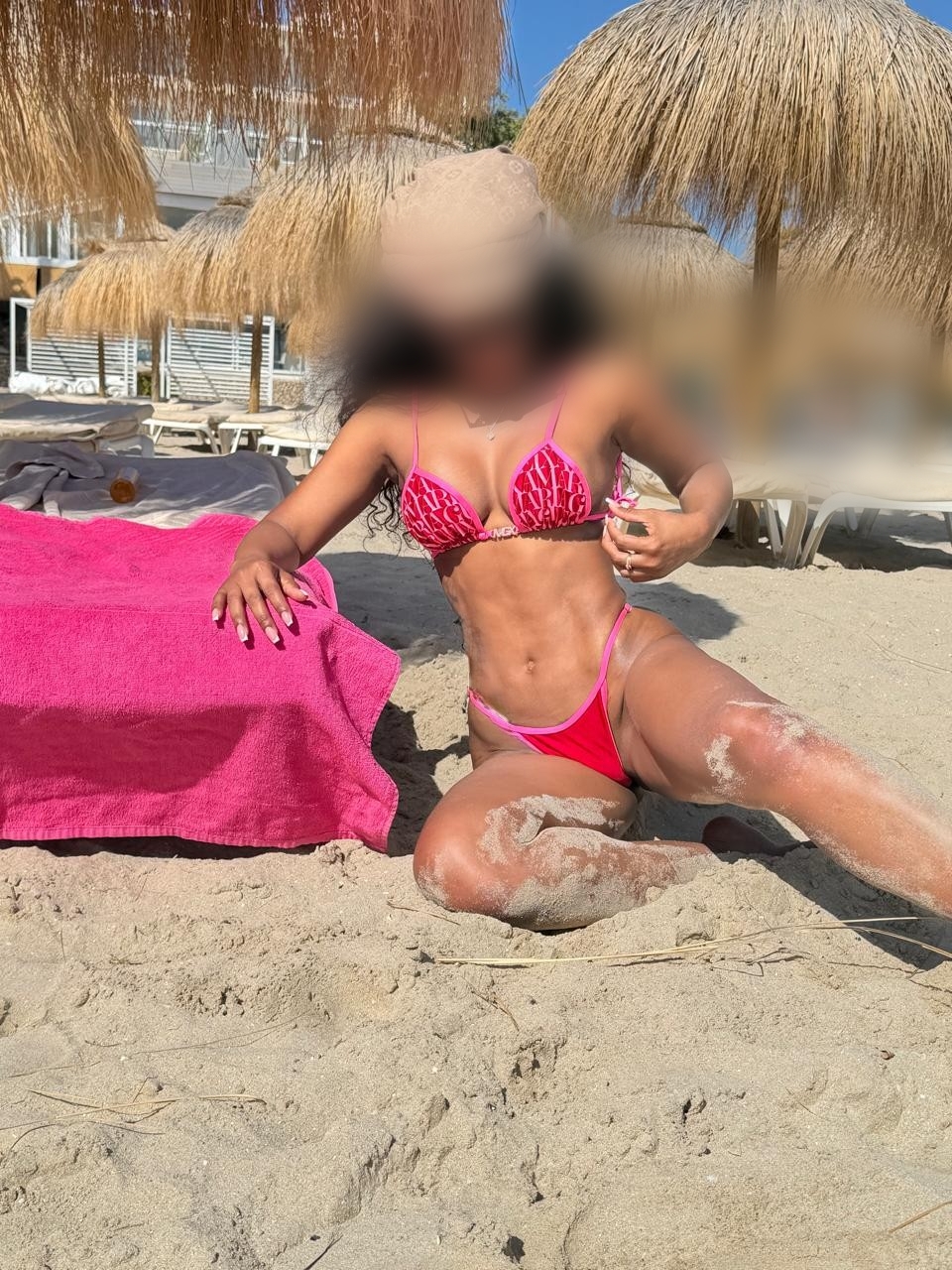 PERLA PRECIOSA Y SEXY EN SANTA PONSA, MALLORCA